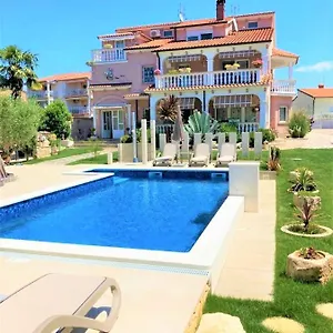 Apartman Engel With Pool, Porec