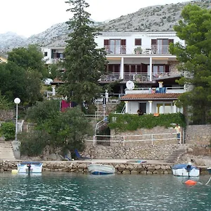 https://apartment-buco-stari-grad.hotelinzadar.com